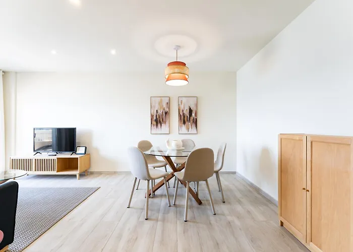 Amazing Rey De Espana Views *