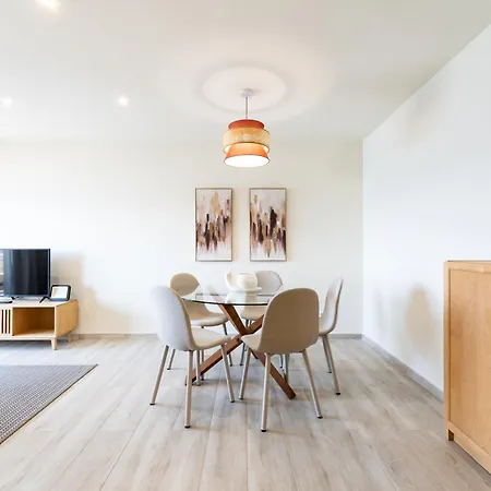 Amazing Rey De Espana Views *